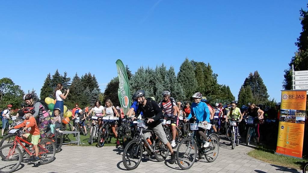 Velo-foto sacensību "Apceļo kaimiņus!" Salaspils posms finišējis ar rekordlielu komandu skaitu